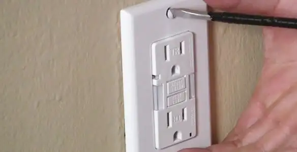 gfc outlets service securing and mounting ground fault circuit interrupter outlet by certified electricians in San Diego, CA